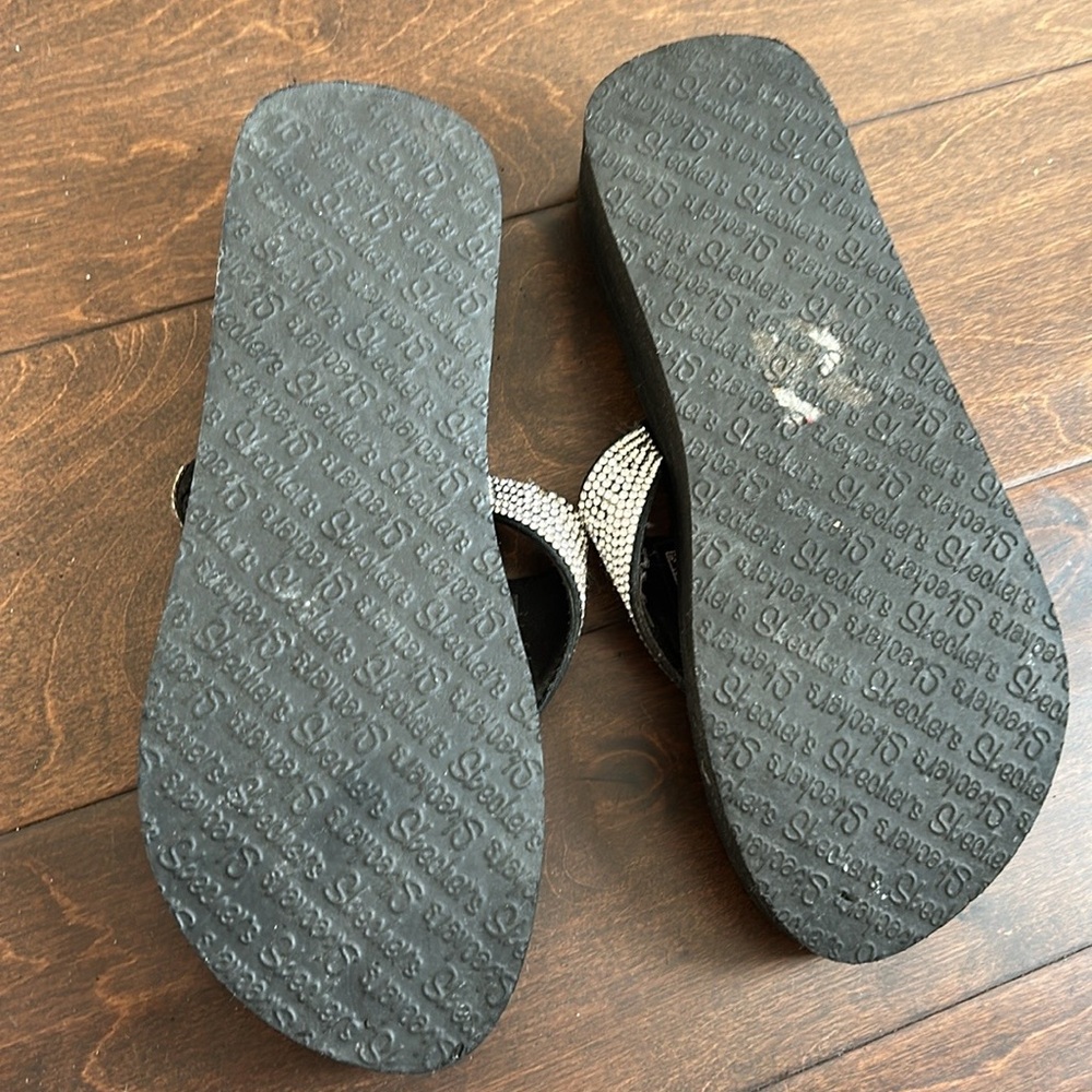 SKECHERS Yoga Foam wedge heel sandals-flip flopswomen's sz 7-rhinestones-black - Picture 3 of 4